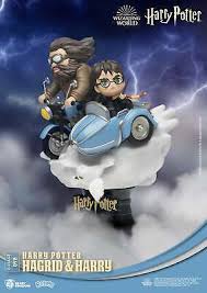 Beast Kingdom DStage Harry and Hagrid Collectible Figure